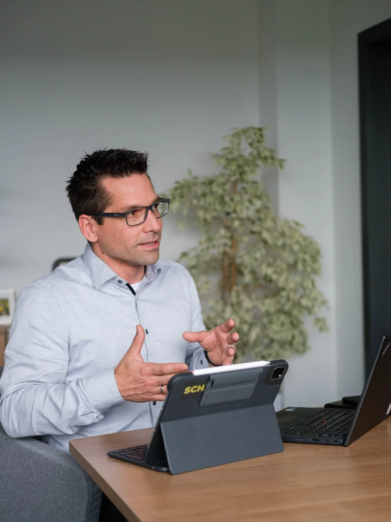 Fabian Pfütze in conversation