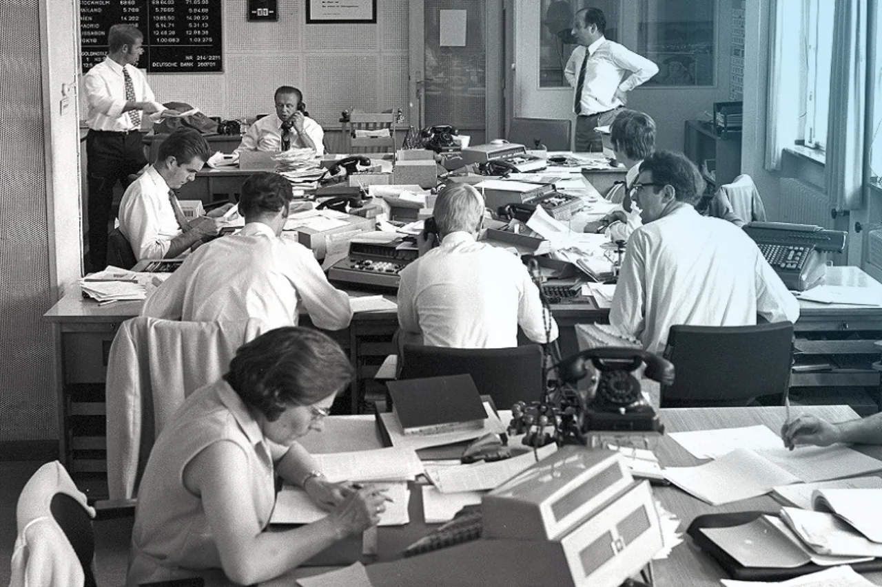 Foreign exchange department 1971