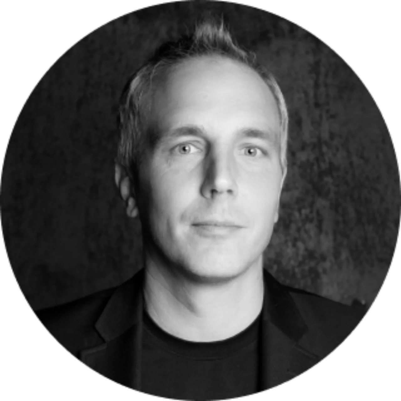 alexander-gallas-author-profile.png