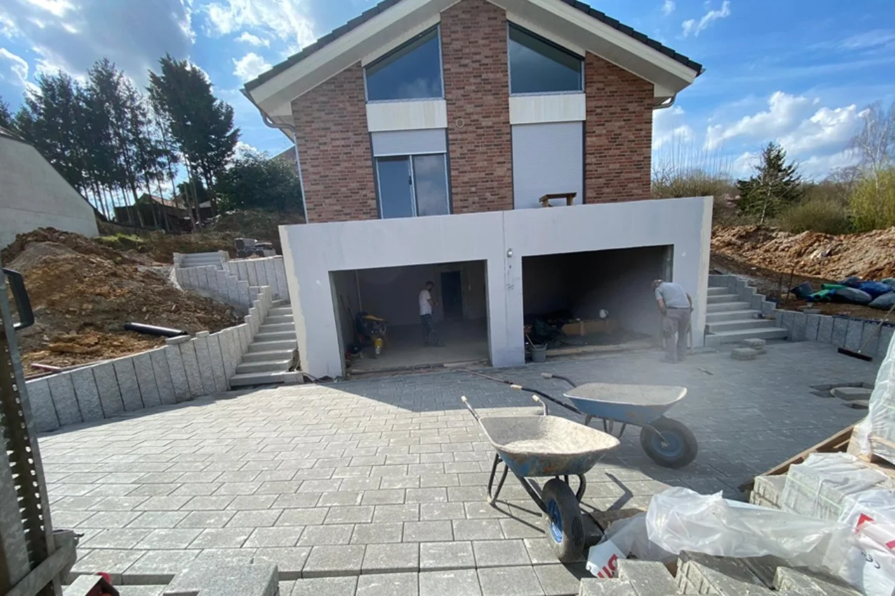 Haus von Christopher Miller als Baustelle