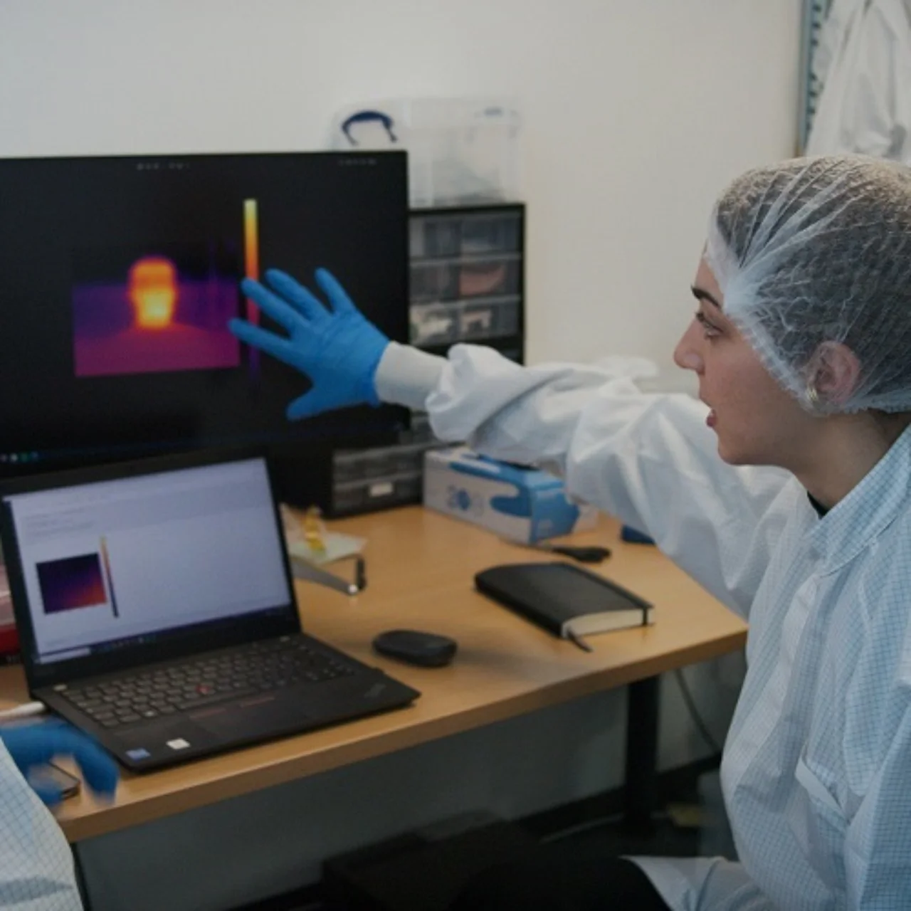 OroraTech Labor Screen