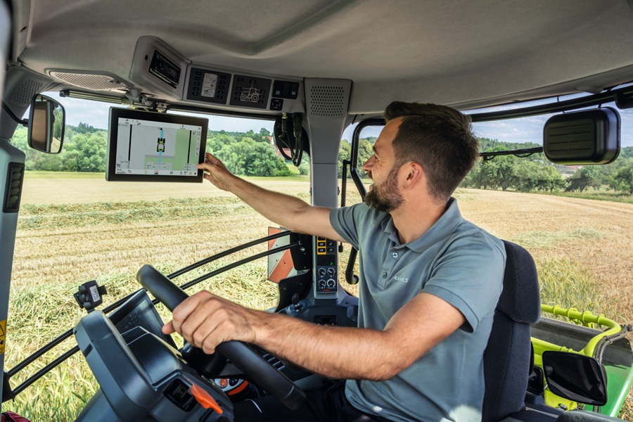 Claas connected terminals in tractor cab