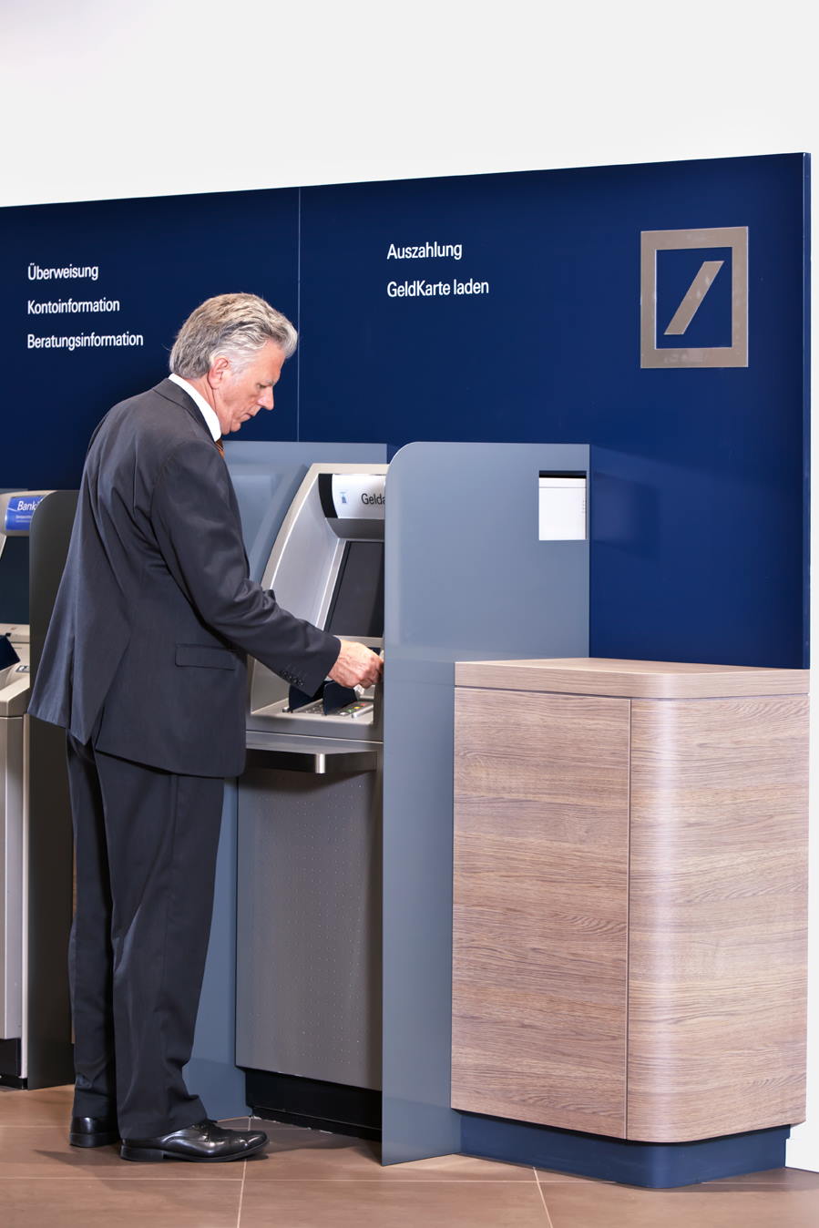 Withdraw and deposit cash simply safely and quickly