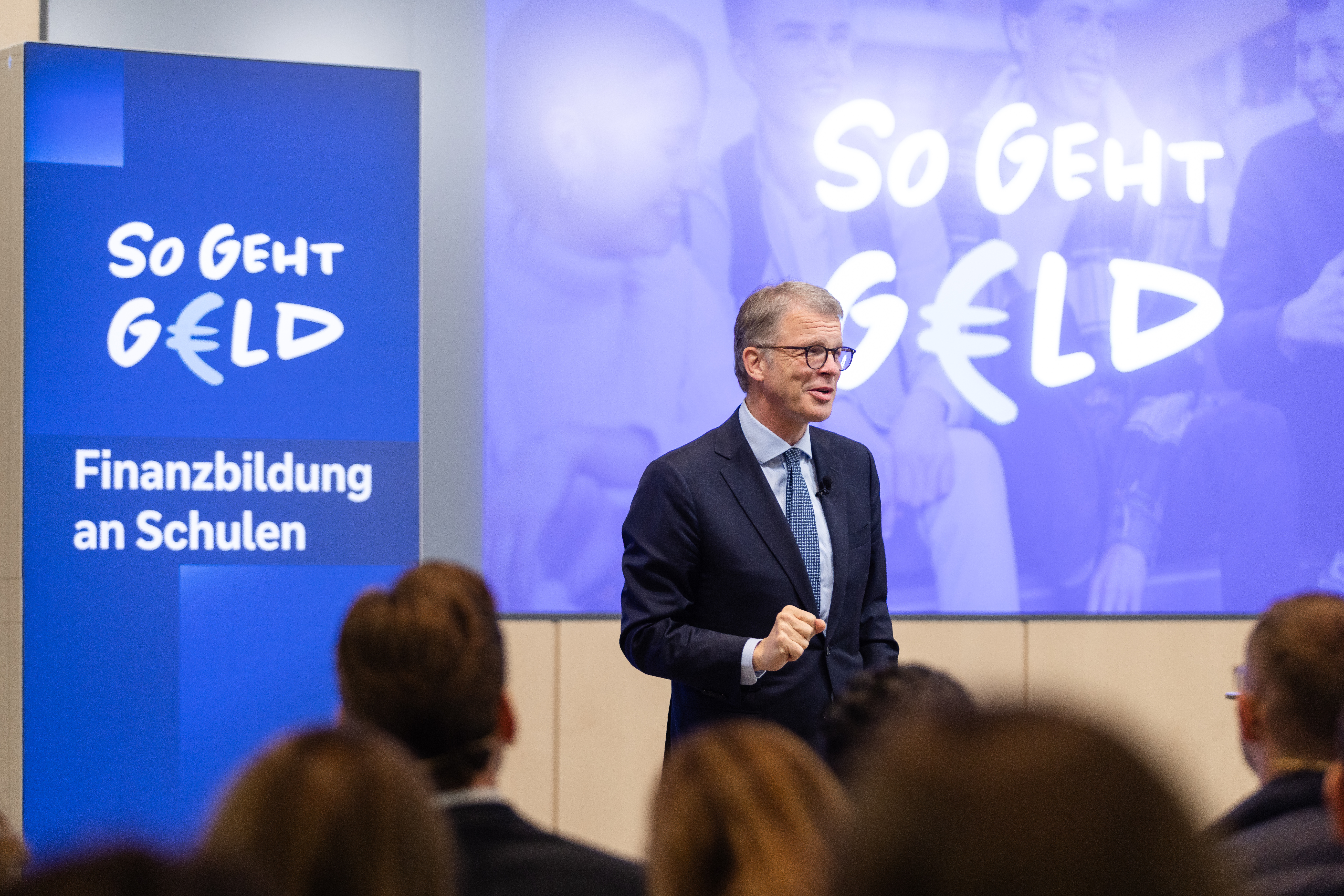 So geht Geld Sch&uuml;lertag Rede Christian Sewing